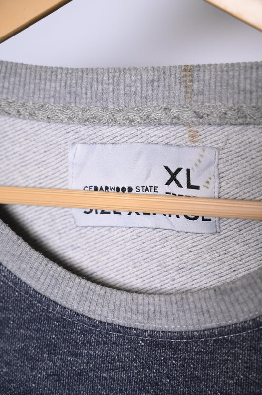 Cedarwood State Grey XL Sweatshirt with Front Pocket – Excellent