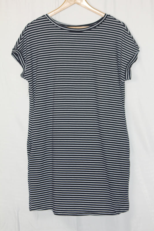 Shein Black & White Lined Long T-Shirt