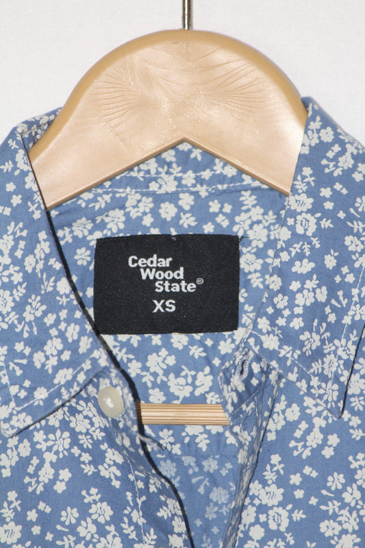 Cedar Wood State Blue Floral Button Down Shirt – XS (Men)