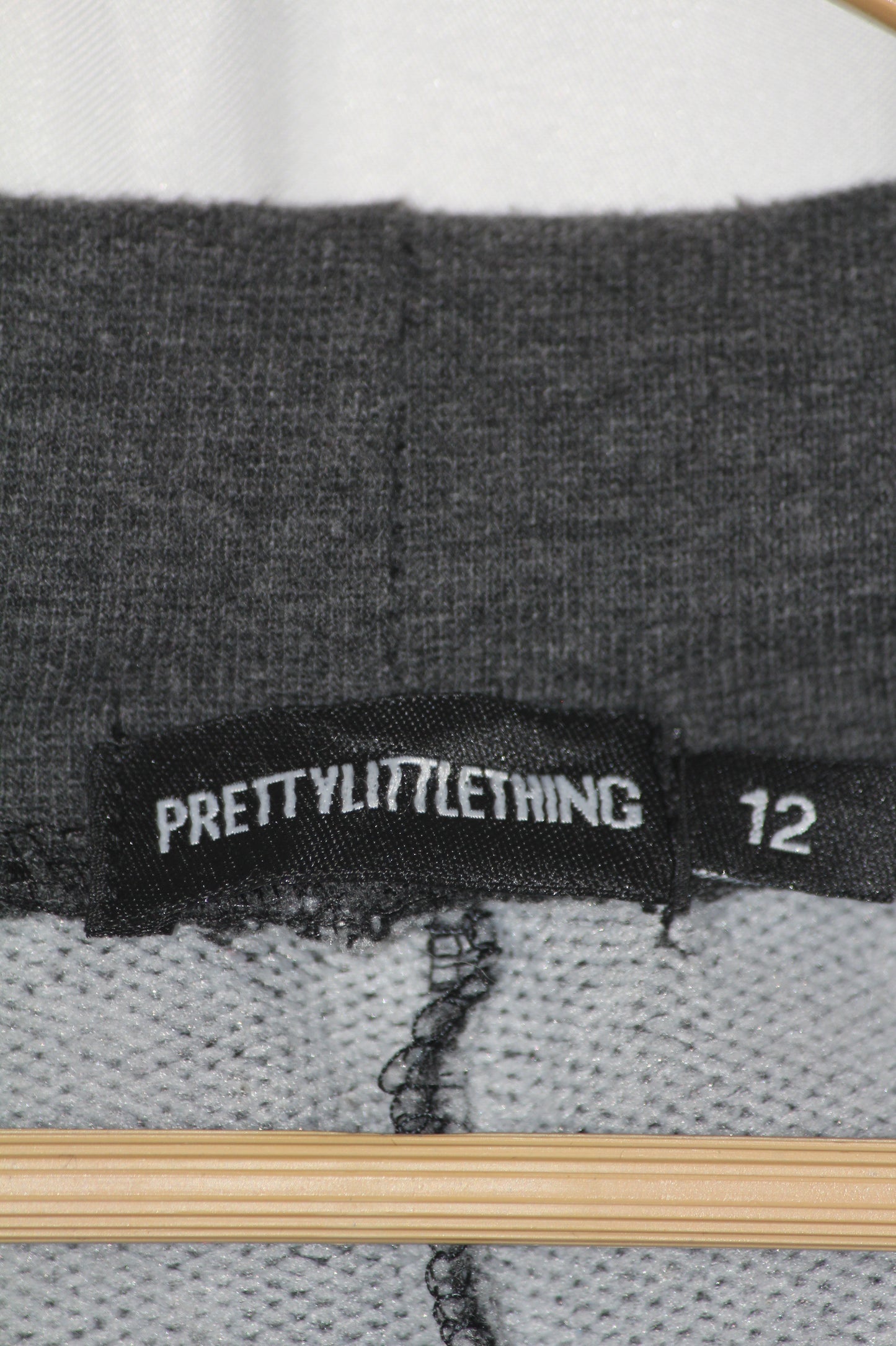 PrettyLittleThing Grey Sleek Trouser – Medium