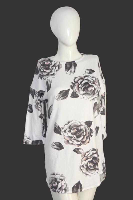 F&F White Floral Half-Sleeve Sweatshirt – Medium