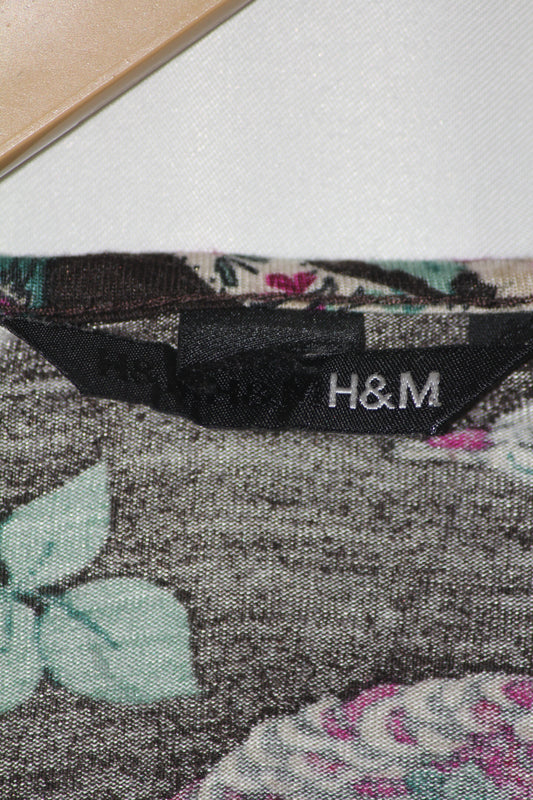 H&M Black Floral Stretchable Crop Top – Medium