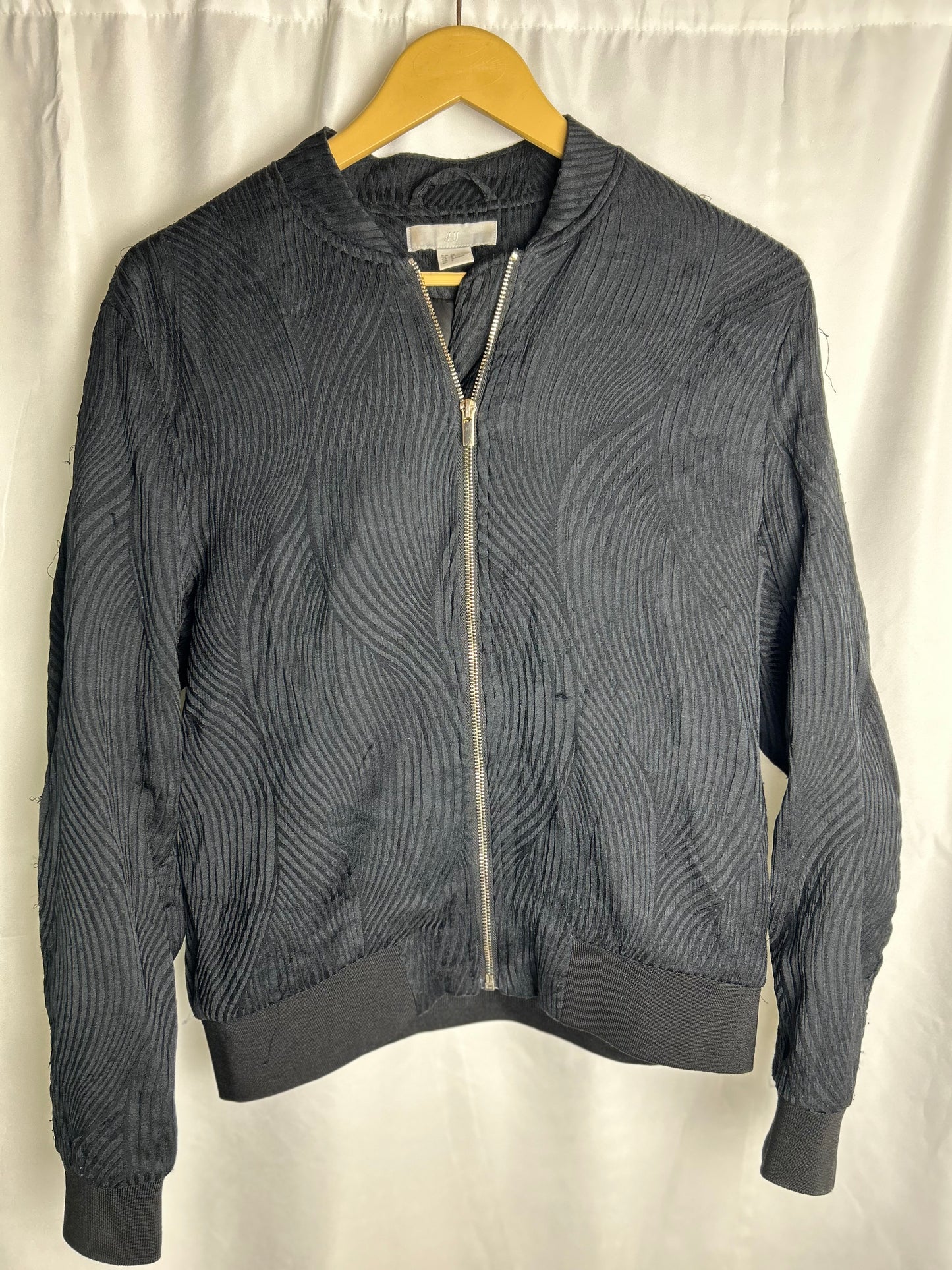 Bold Black Lion-Print Jacket