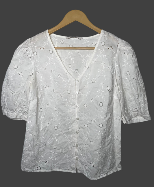 Tu White Floral Button Down Blouse – Small