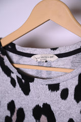 F&F Medium White Cheetah Grey Sweatshirt