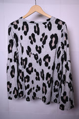 F&F Medium White Cheetah Grey Sweatshirt