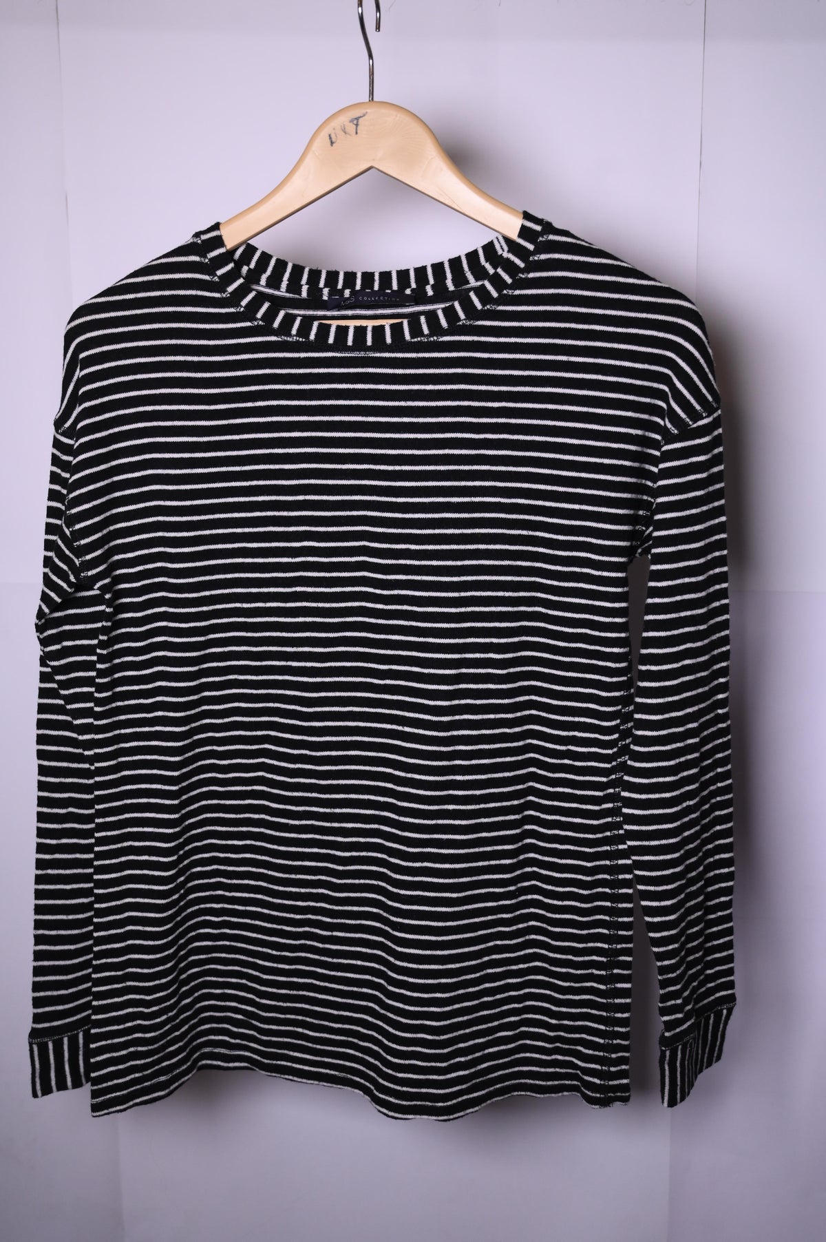 H&M Medium Black and White Striped Sweatshirt