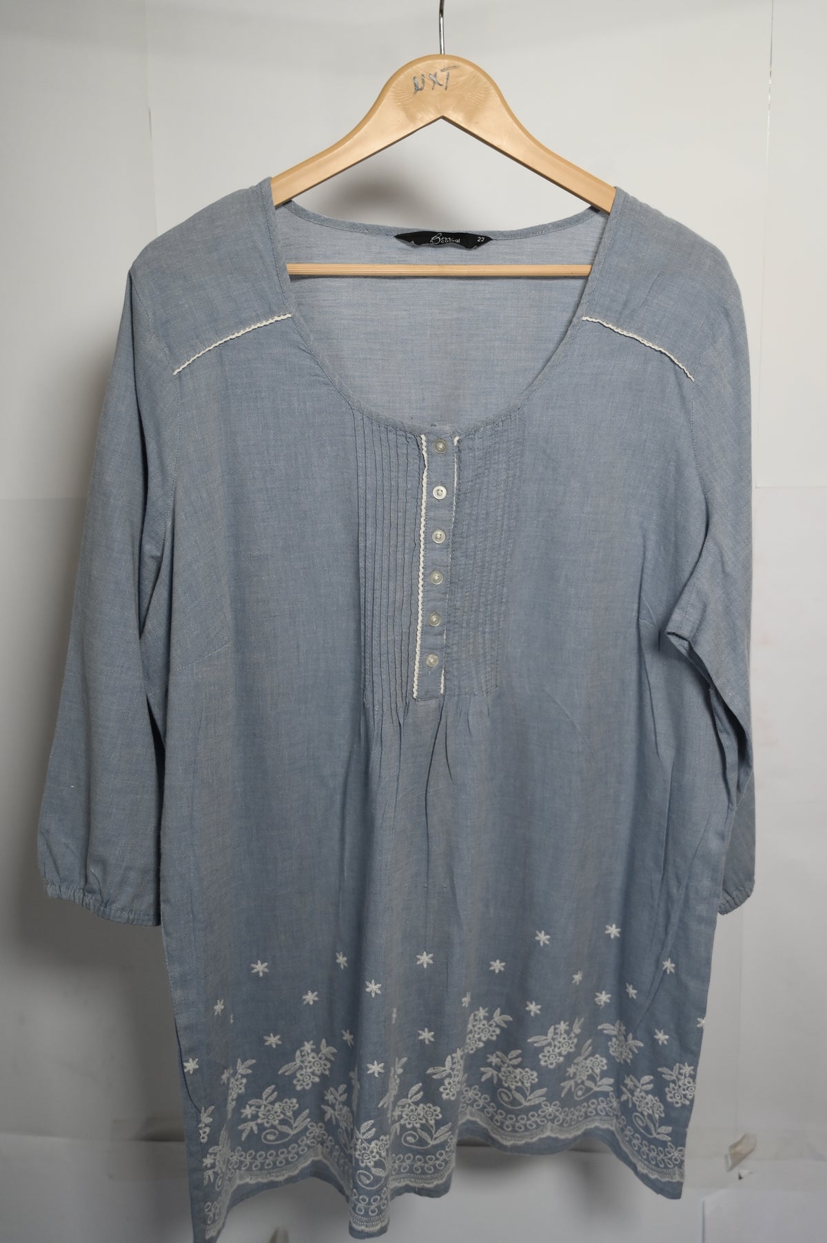 BM Casual Large Grey & White Blouse