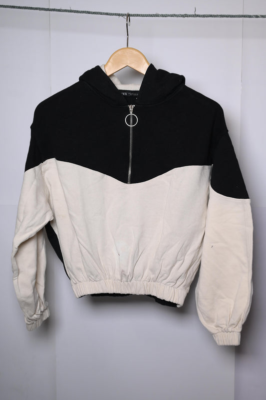 Zara White and Black Hoodie (Medium)