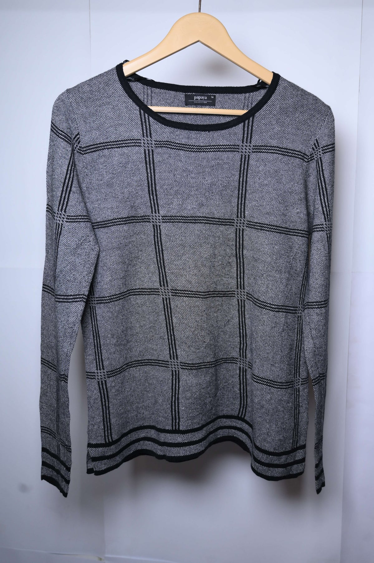 Papaya Grey Sweatshirt with Black Lines - Medium