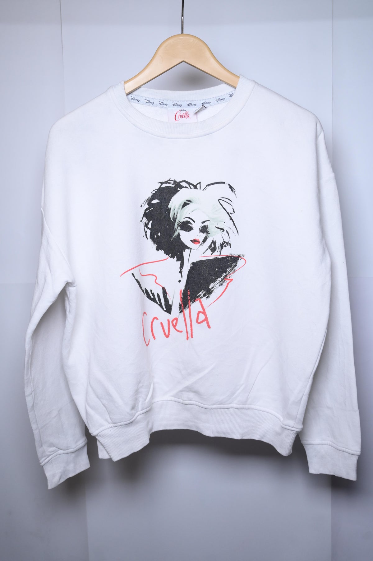 Disney White Cruella Sweatshirt - Large