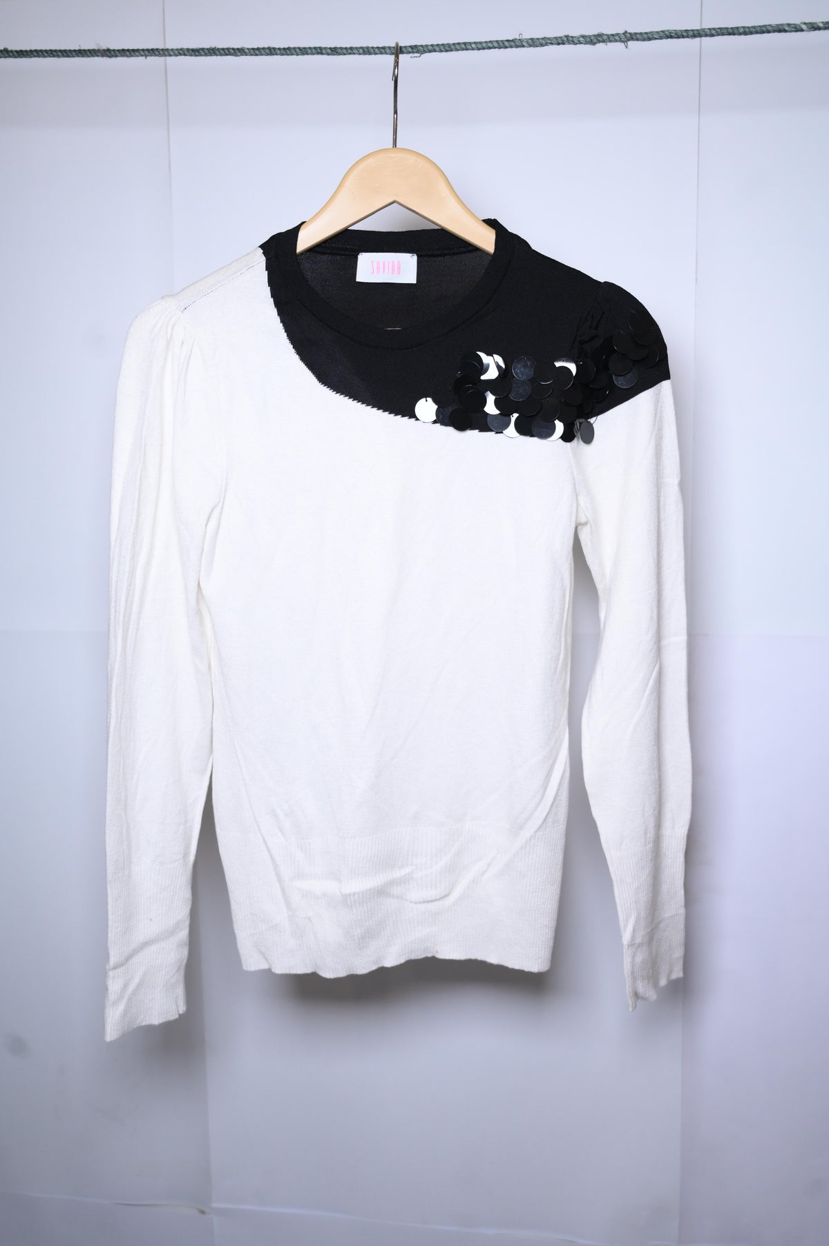 Savida White Sweatshirt - Small