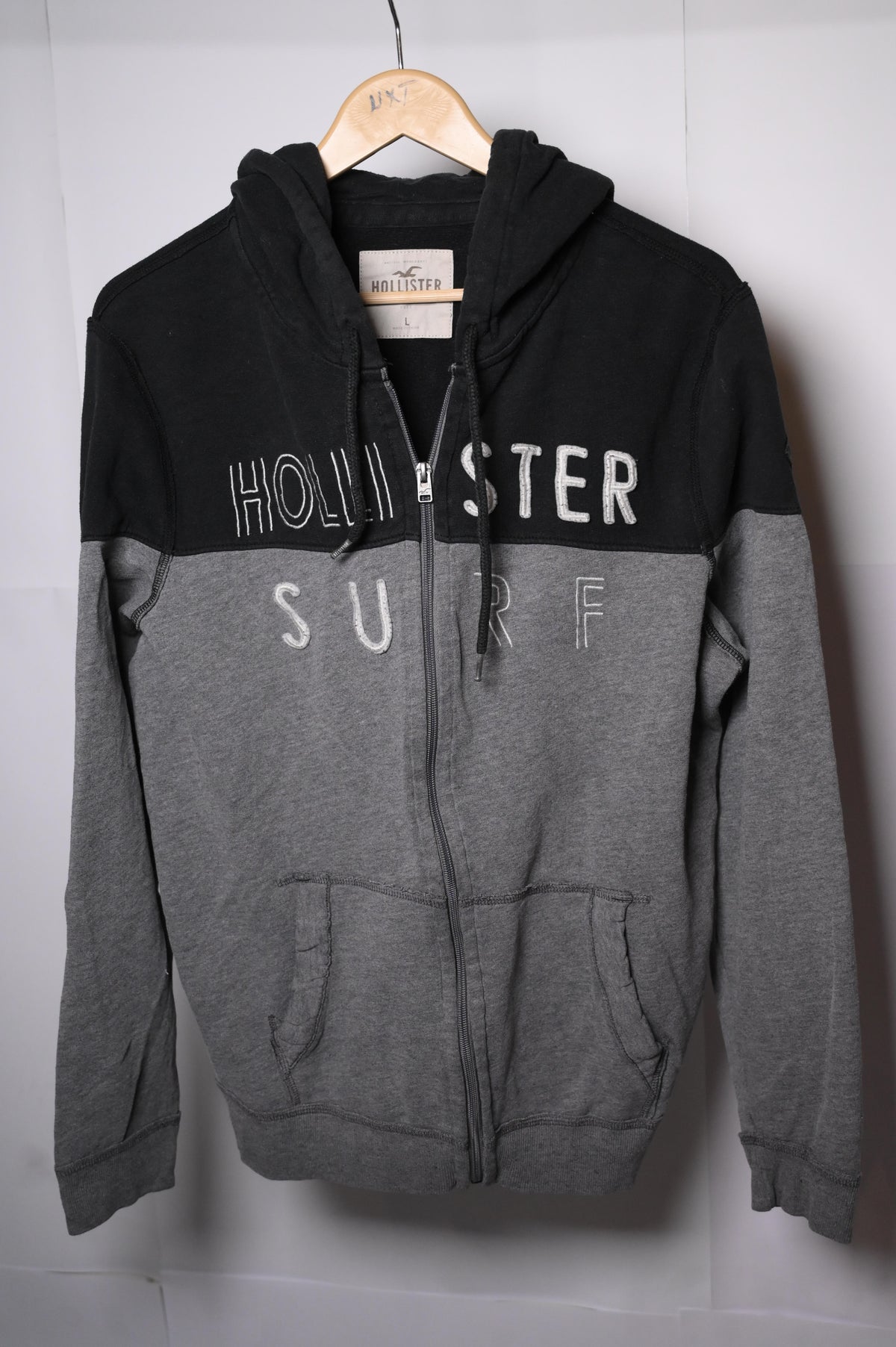 Hollister Grey and Black Hoodie (Large, Excellent Condition)