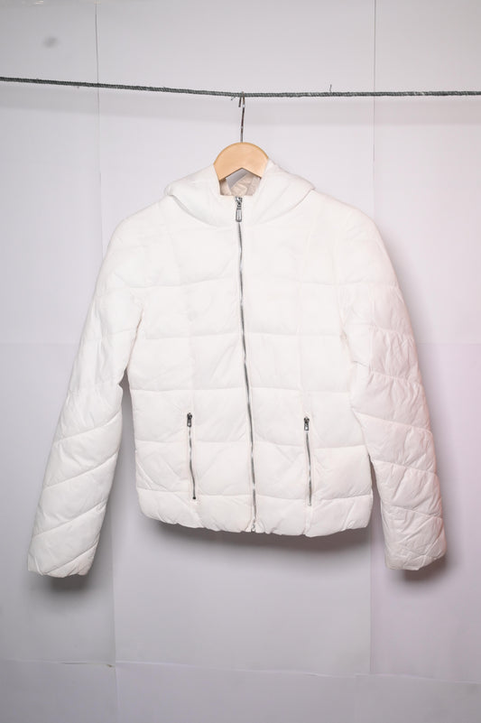 Bershka White Puffer Jacket (Unisex)- Small