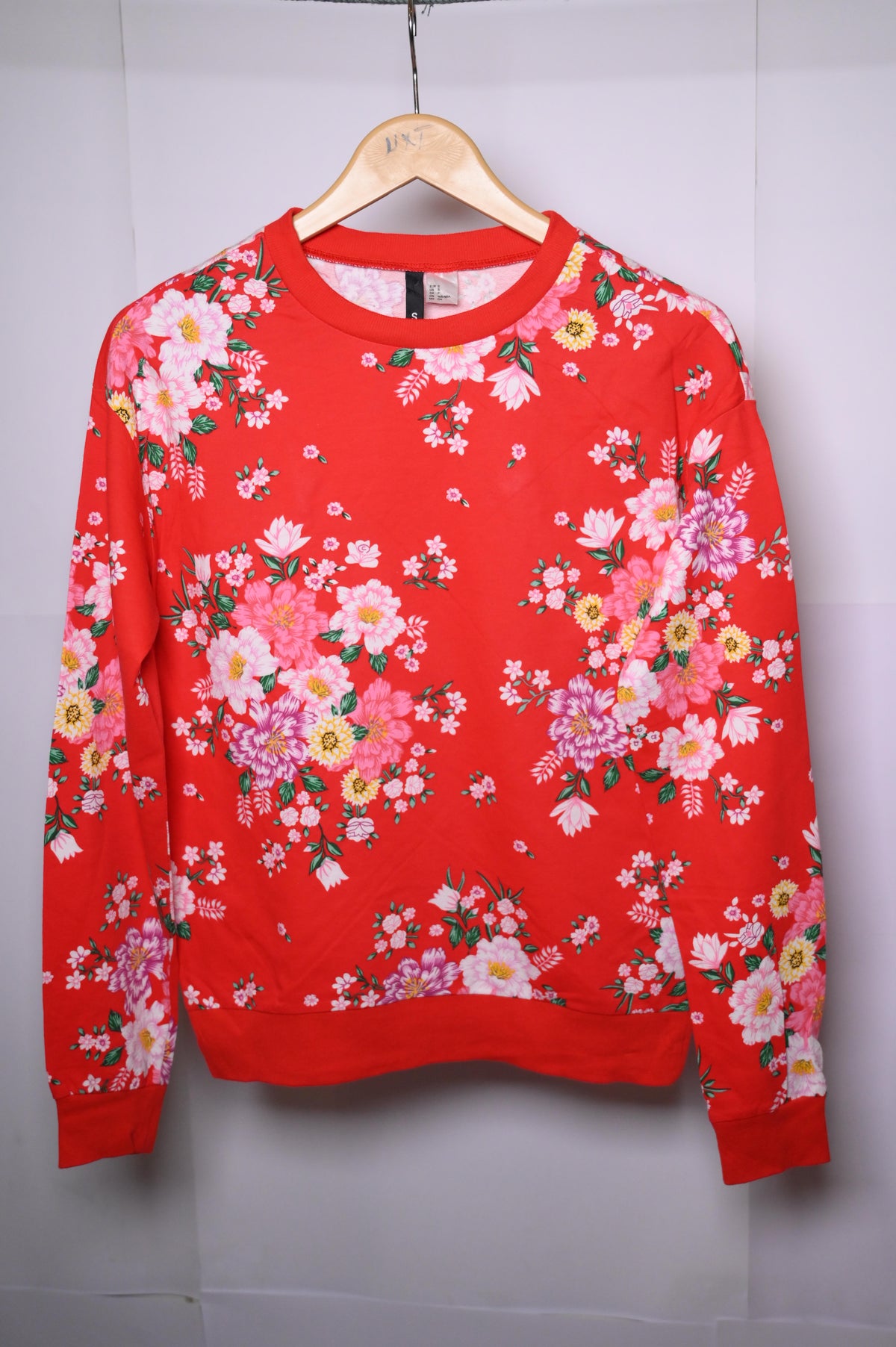 H&M Red with Flowers Small Sweatshirt