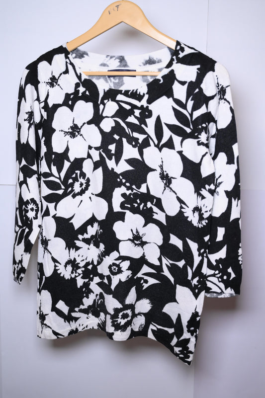 M&S Small Black and White Flower Sweatshirt