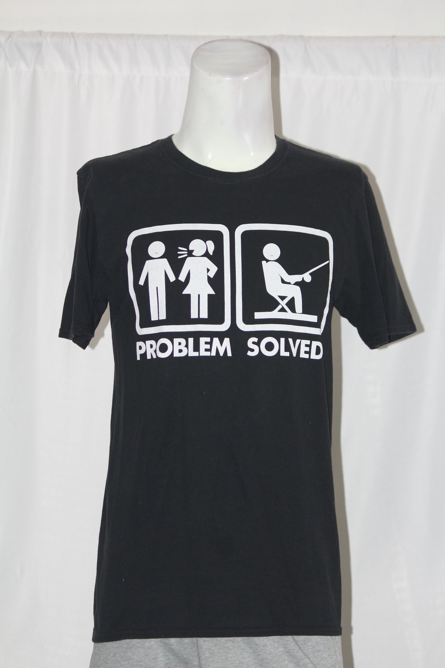 Gildan Black Cotton T-Shirt – Medium