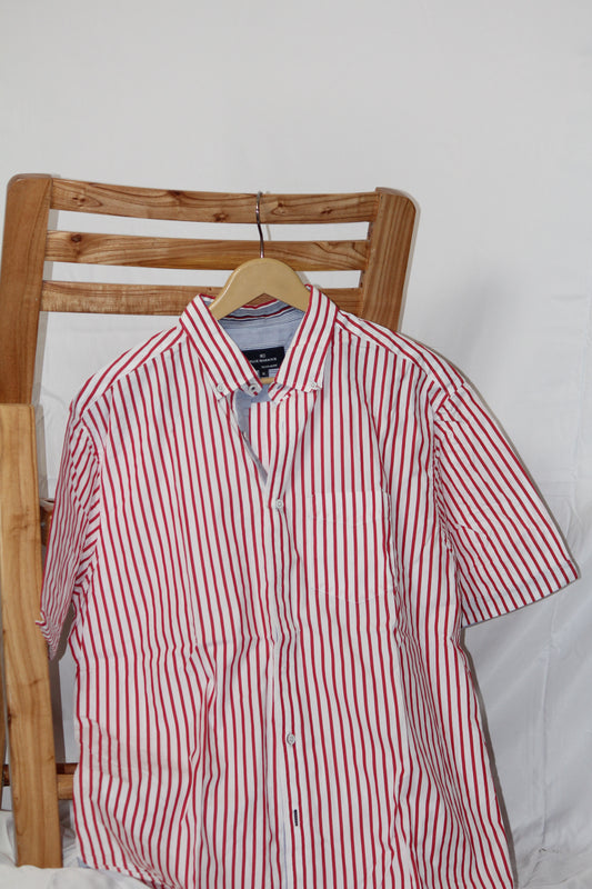 Off-White with Red Lining Half Sleeve Shirt – M&S (XL)