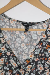 New Look Black Floral Button-Down Crop Top - Medium