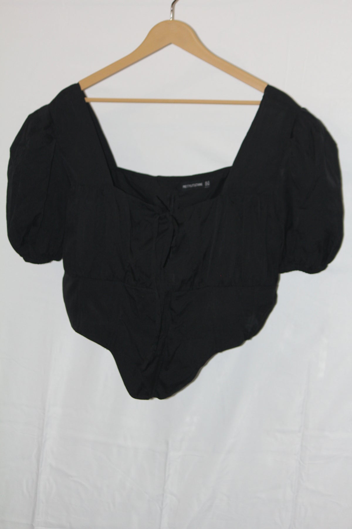 Pretty Little Thing Black Half-Sleeve Crop Top - Large