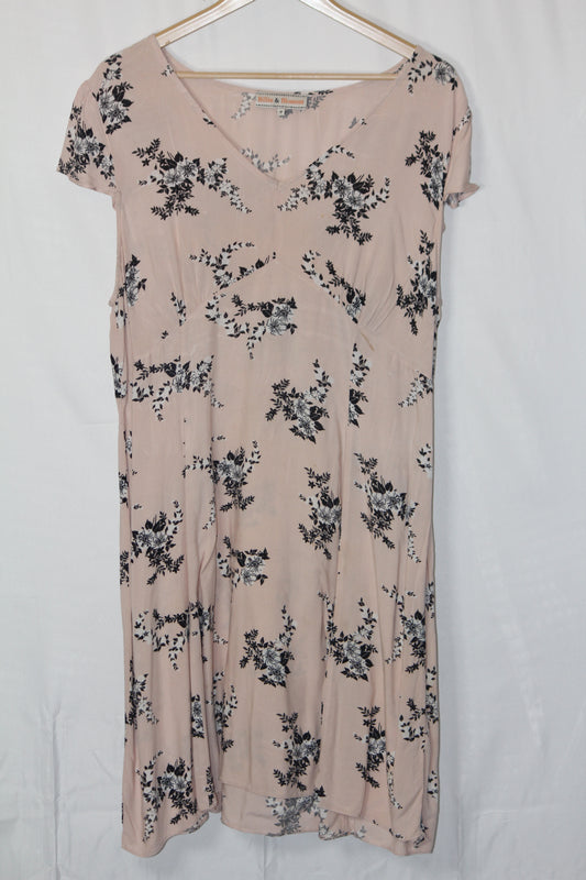 Billie and Blossom Full Sleeve Half Length Dress