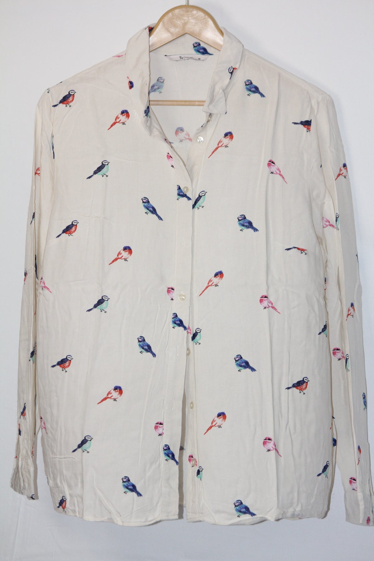 Birdsong Breeze – Tu Off-White Button Down Shirt