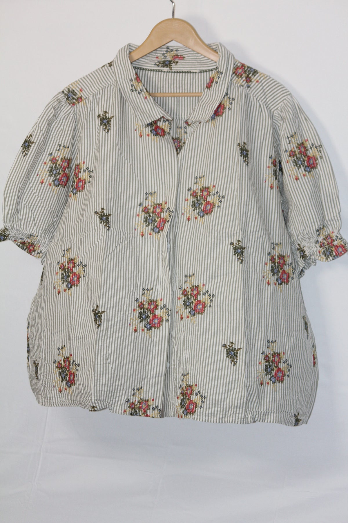 Floral Breeze – Thriftyfy Half Sleeve Button Down Shirt