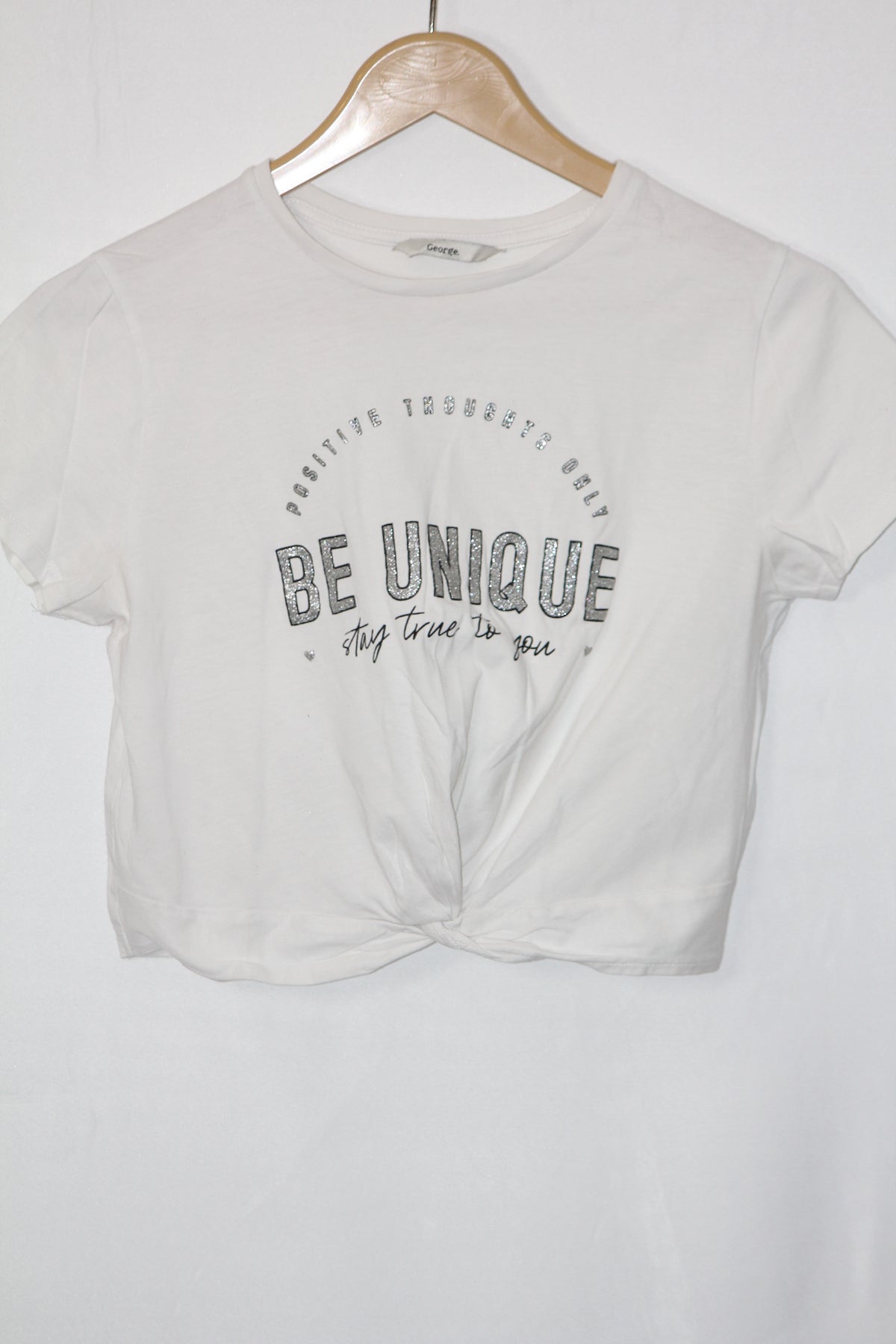 White Half Sleeve Crop – George (M)