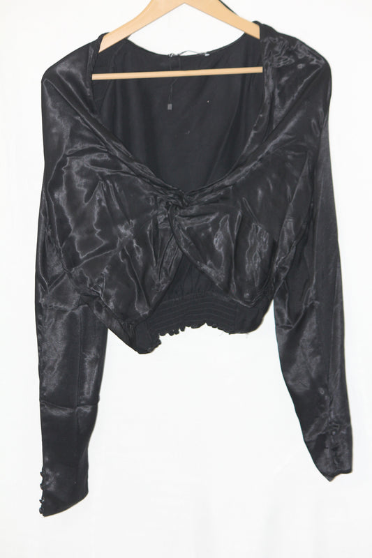 Black Full Sleeve Crop – Zara (L)