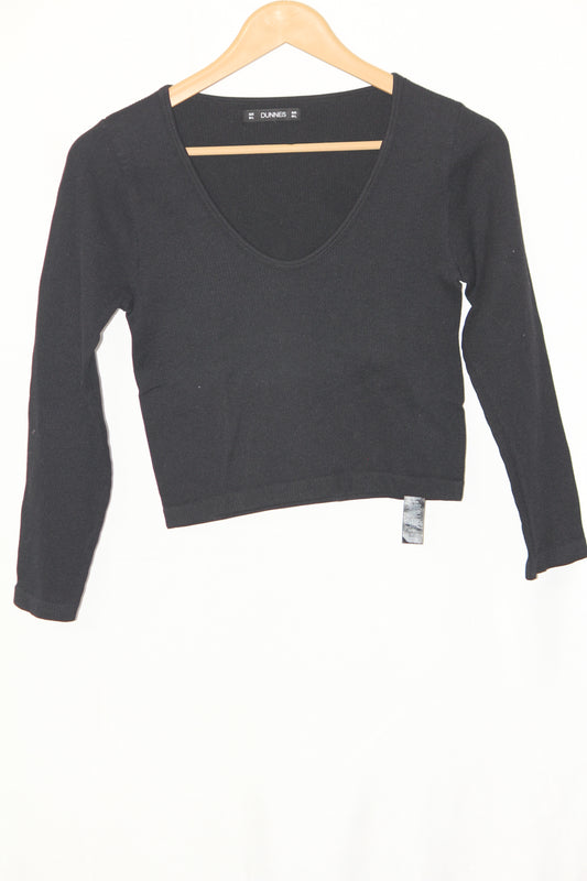 Black Full Sleeve Crop – Dunnes (M)