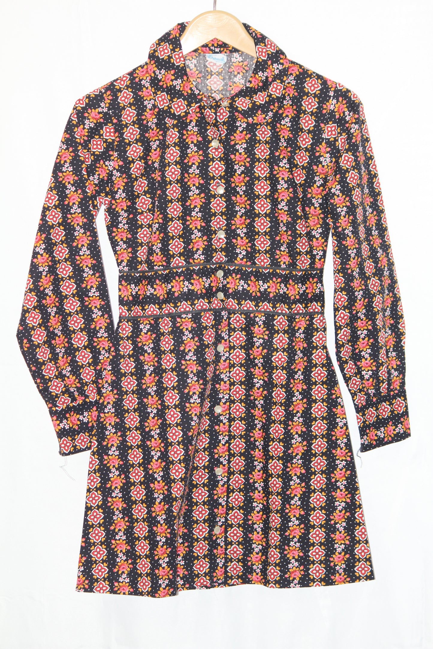 Darursh Medium Black Cotton Floral Blouse