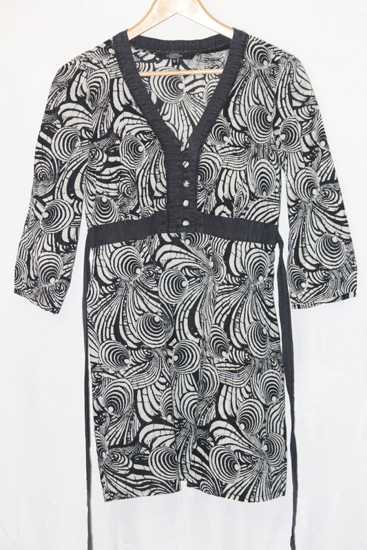 Debenhams White & Black V-Neck Blouse