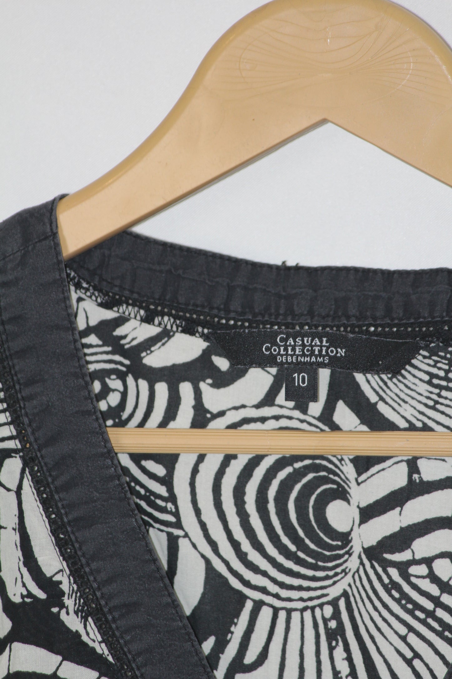 Debenhams White & Black V-Neck Blouse