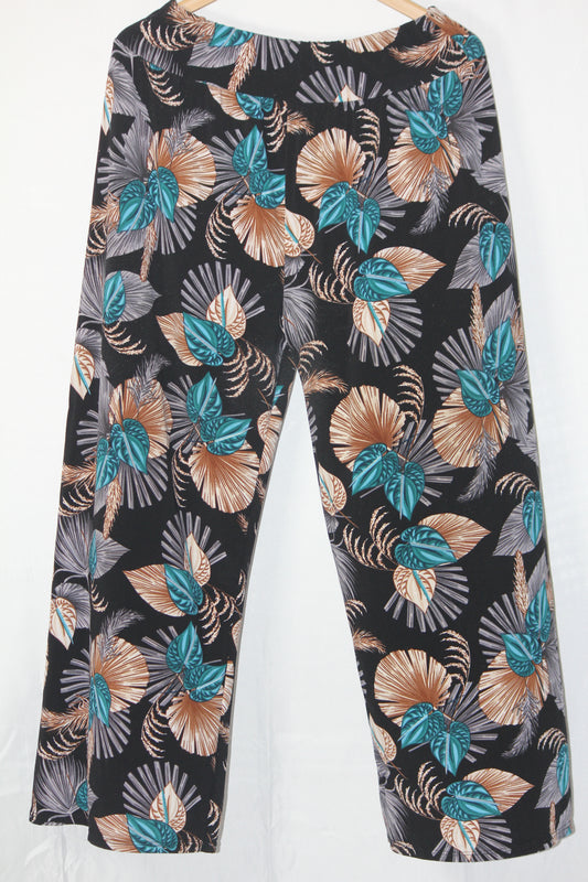 Thriftyfy Black Floral Stretch Palazzo Pant (Medium)