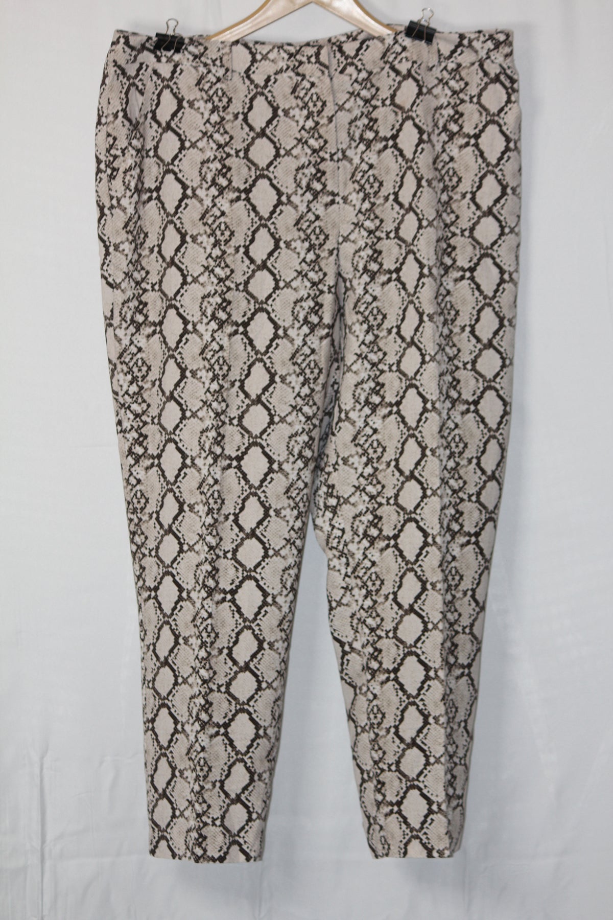 Dorothy Perkins Off White Straight Pant - Medium