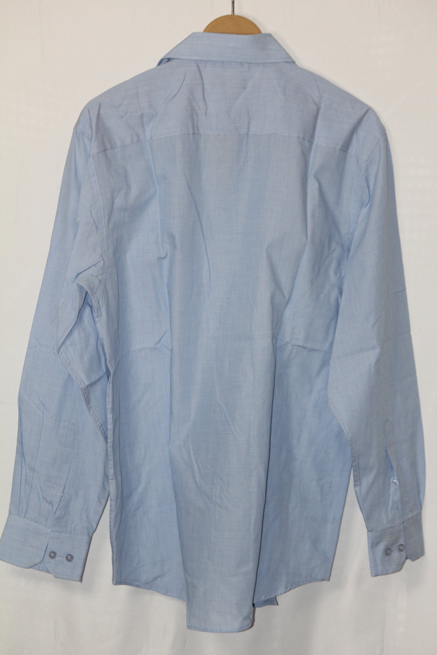 F+F Sky Blue Button Down Shirt – Medium (Men)