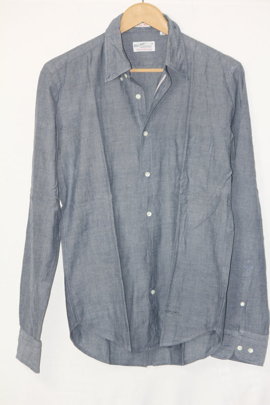 Connecticut Grey Button Down Shirt – Small (Men)