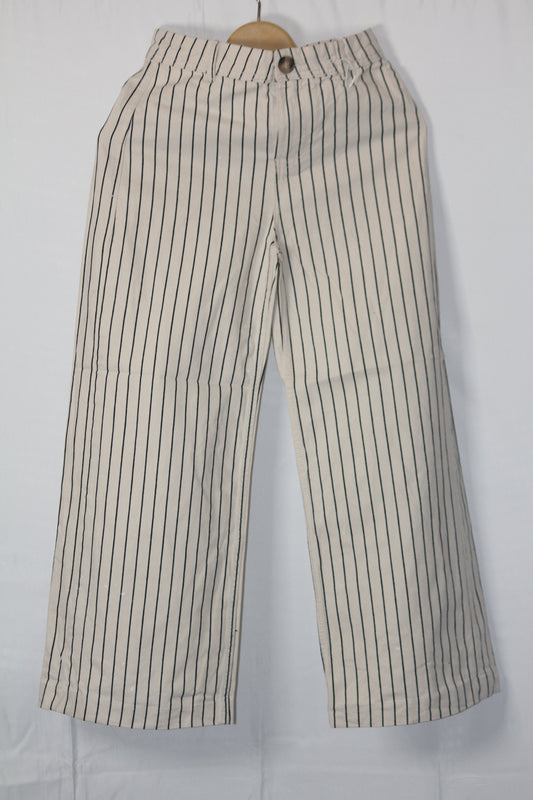 Bershka White Straight Pant - Small