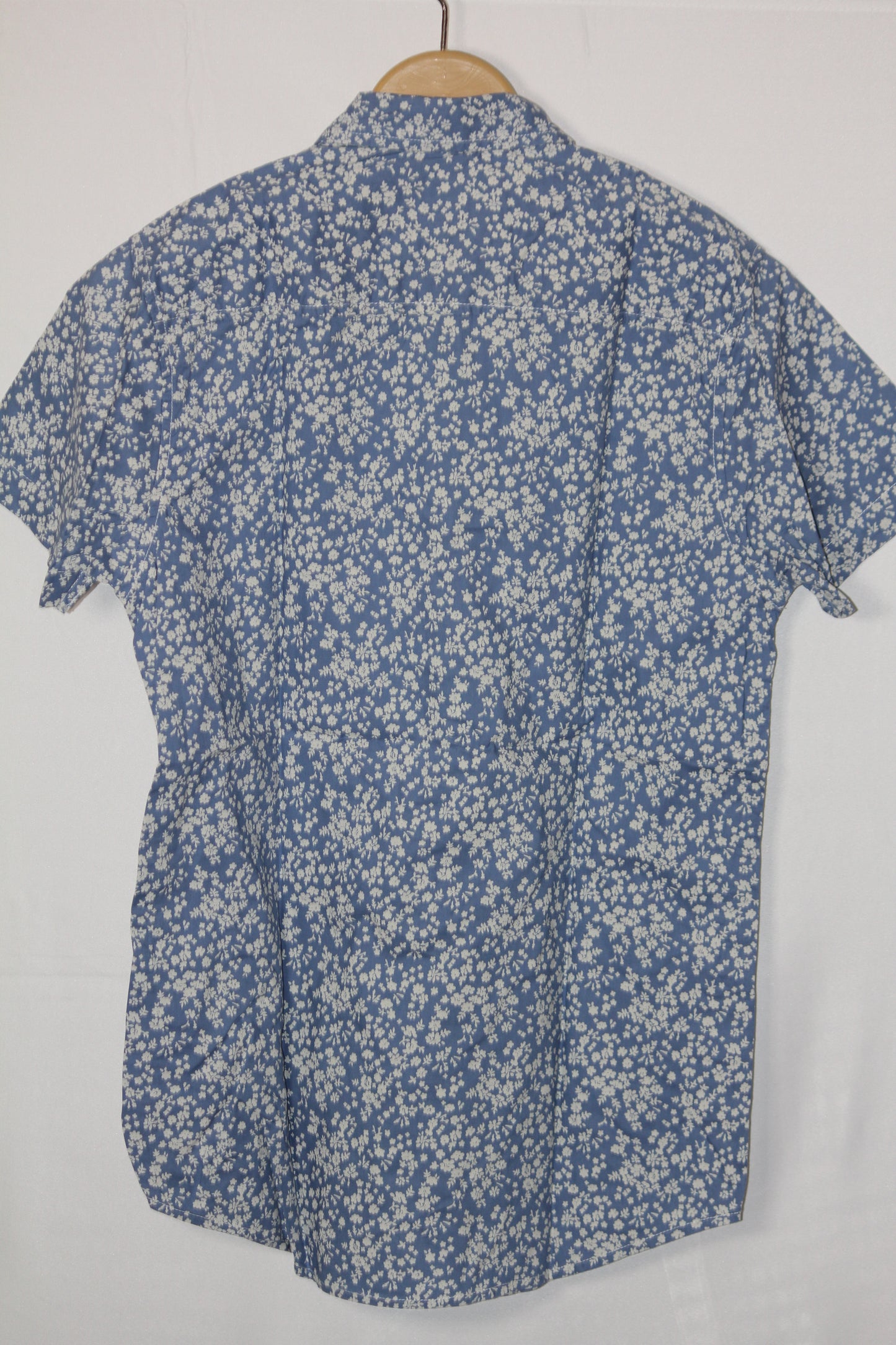 Cedar Wood State Blue Floral Button Down Shirt – XS (Men)