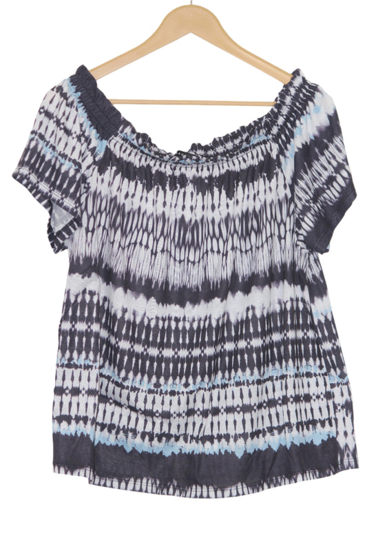 Black Half Sleeve Crop Top – Peacocks (Medium)