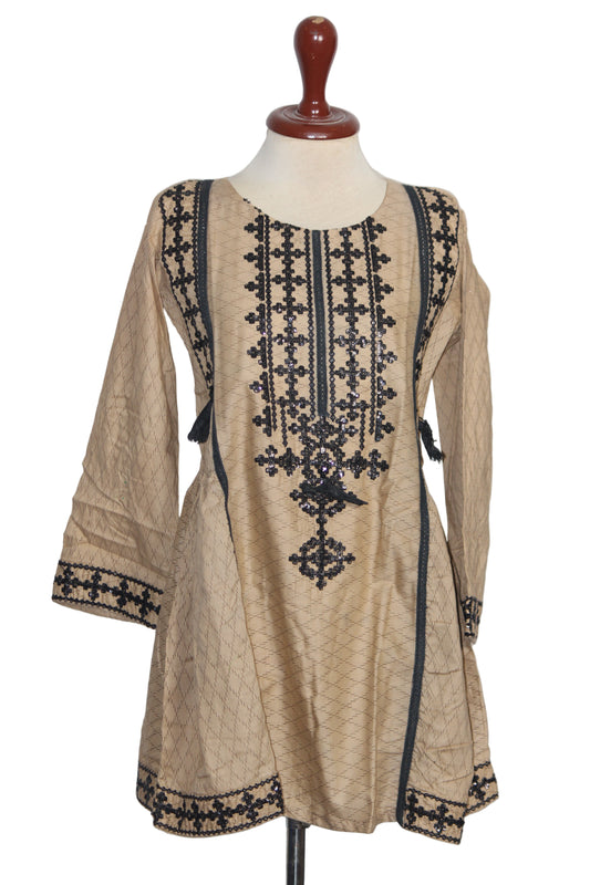 Kurti – Sequence (Creamy, Medium)
