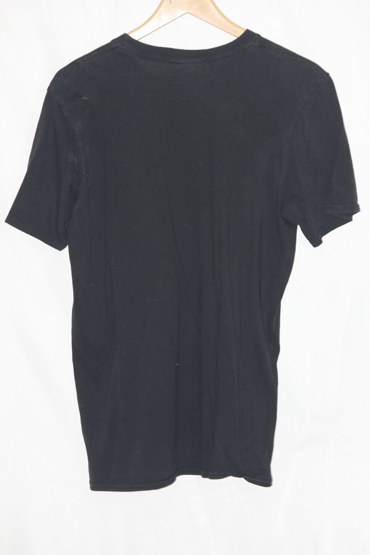 Gildan Black Cotton T-Shirt – Medium