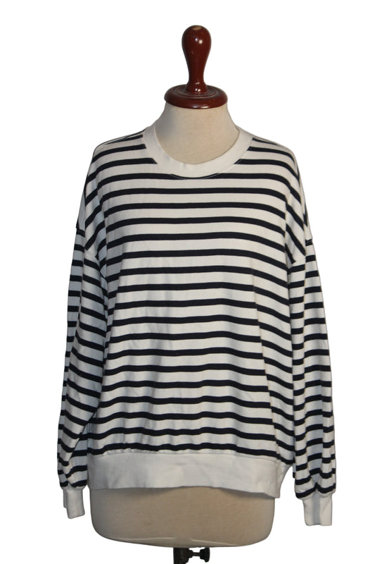 H&M Black and White Sweatshirt - Large