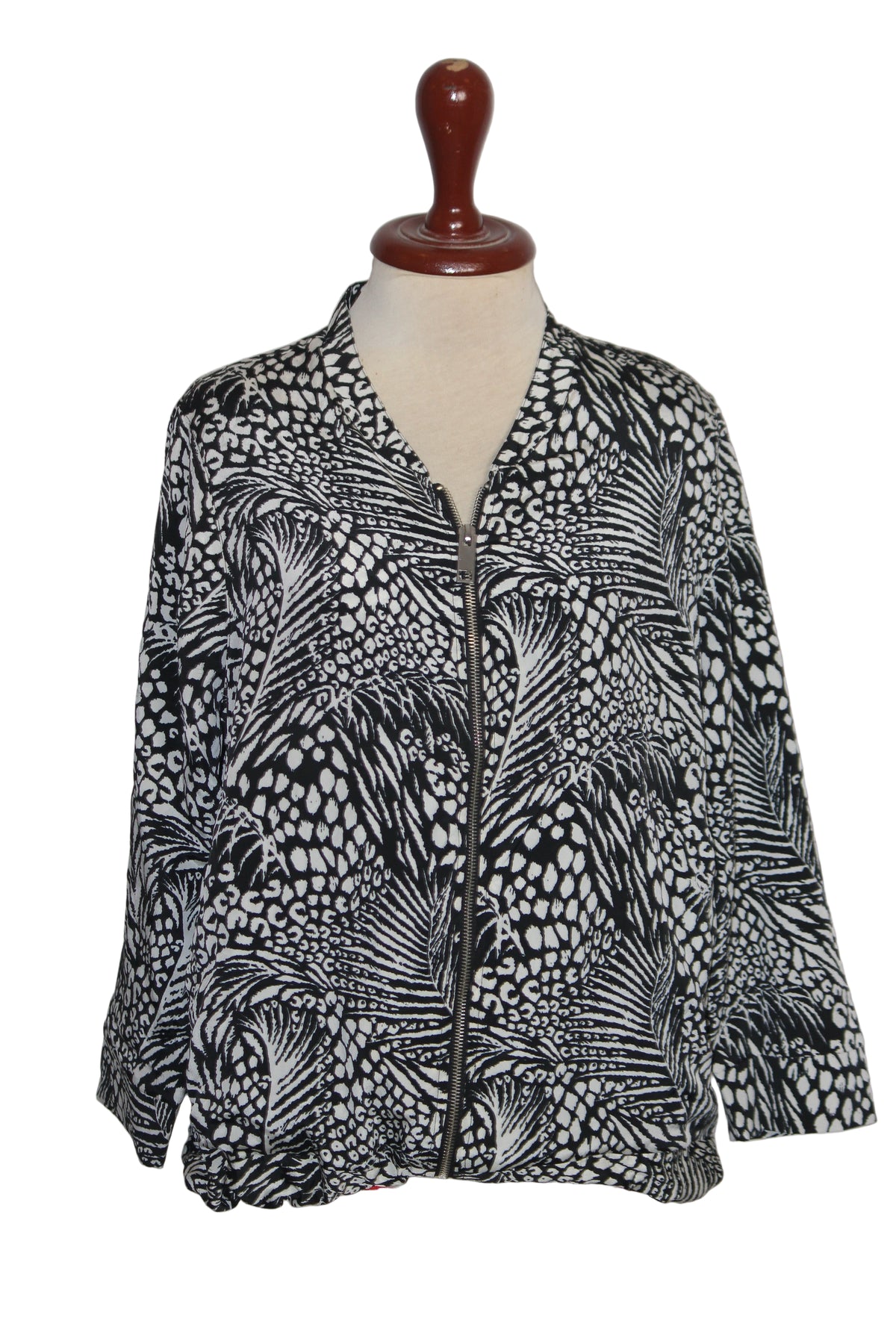 Thriftyfy Black and White Zipper Jacket
