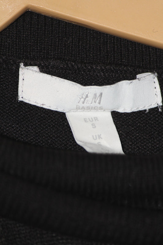 H&M Black women’s Hi Neck (small)