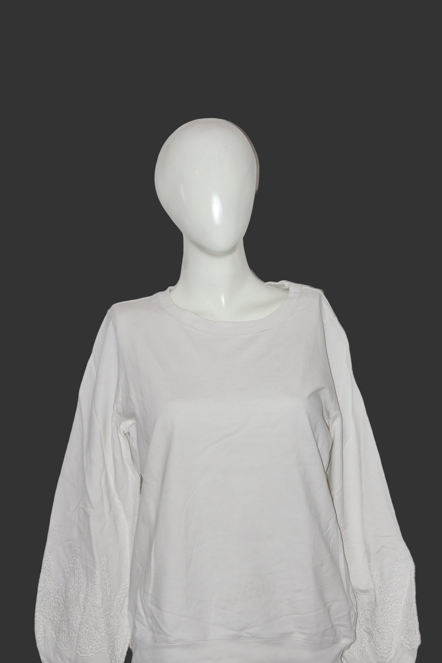 FatFace Pure Cotton White Winter Sweatshirt – Medium