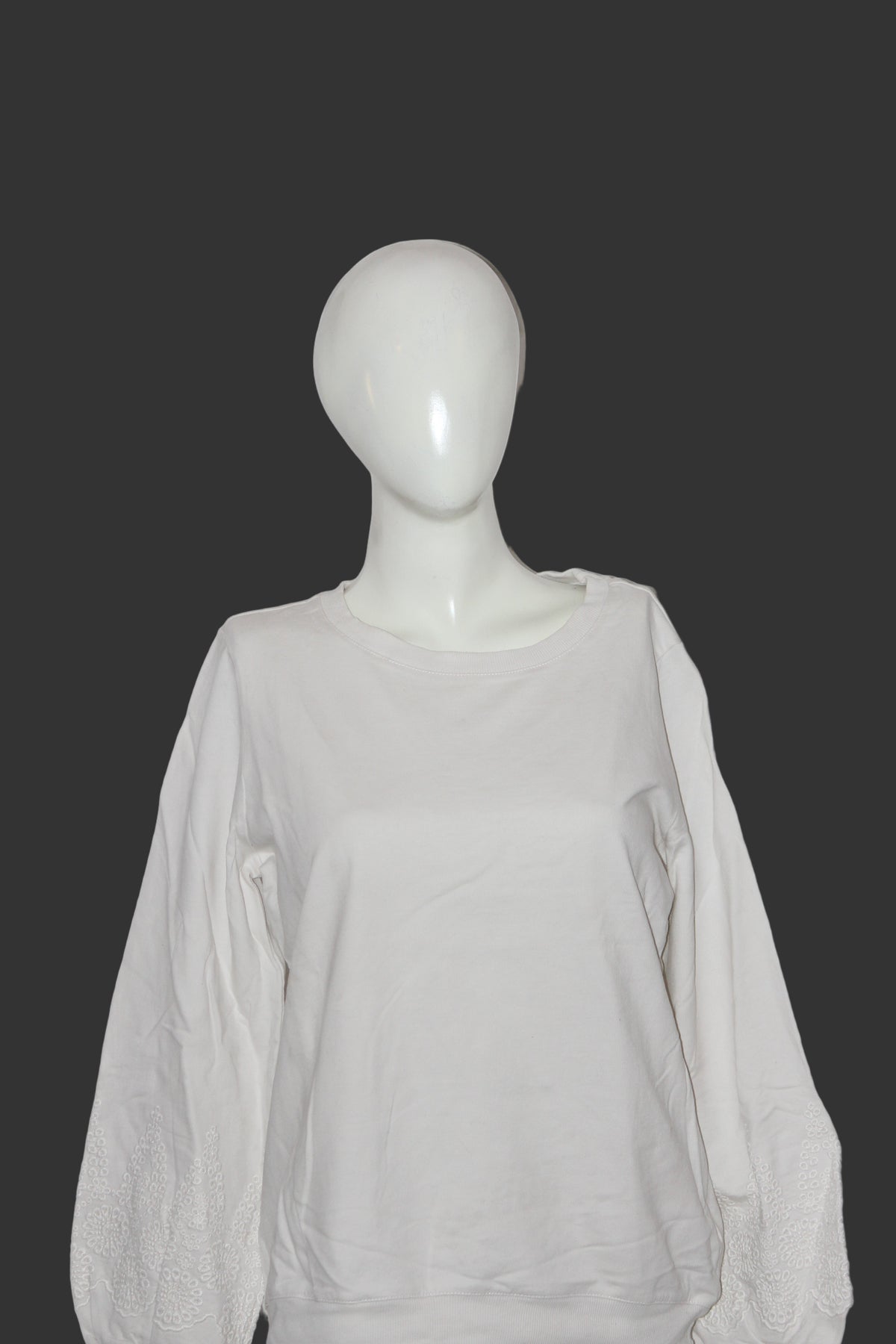 FatFace Pure Cotton White Winter Sweatshirt – Medium