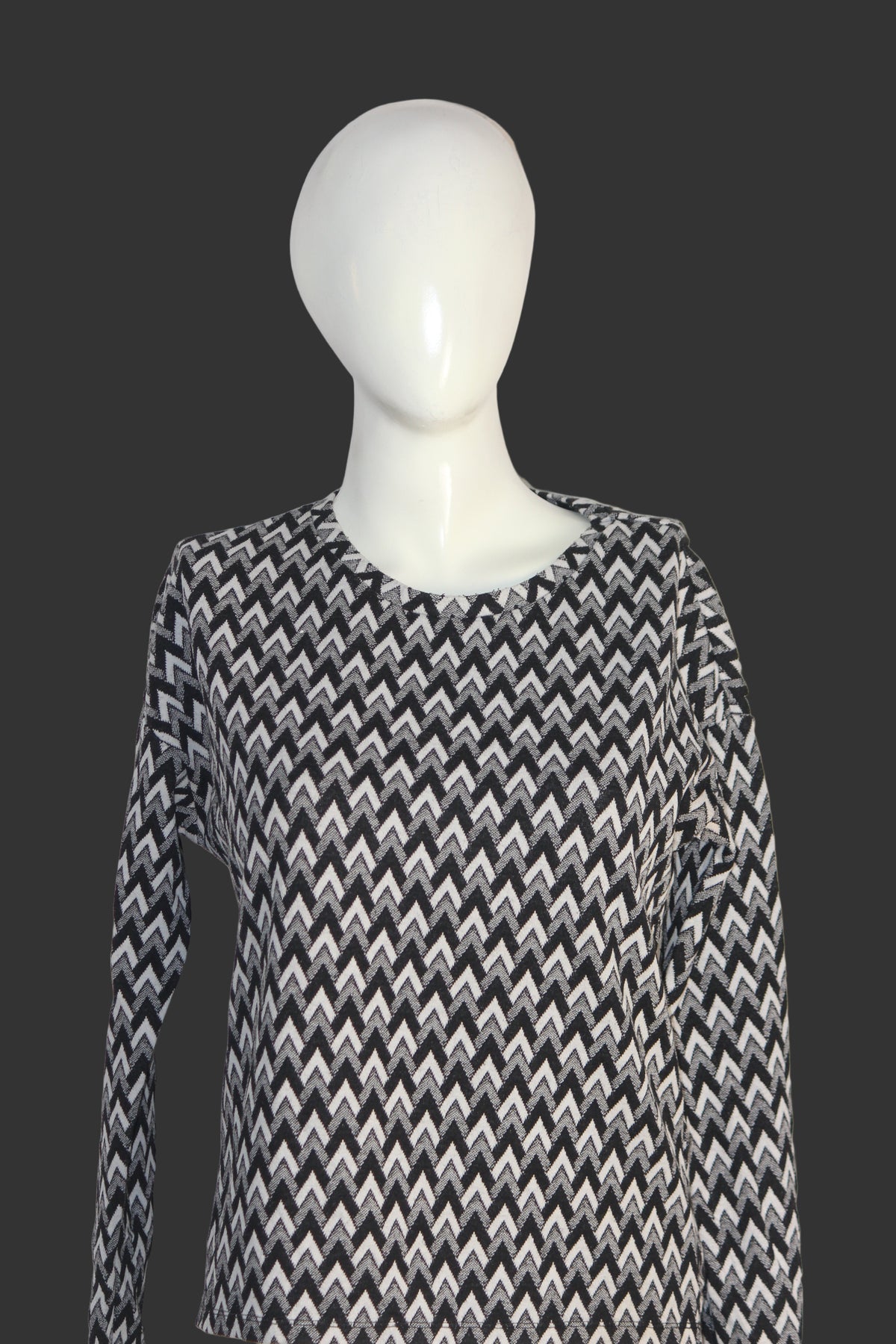 H&M Multicolor Zig-Zag Pattern Sweatshirt – XS