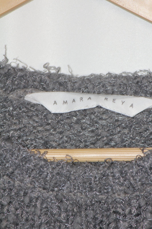 Amara Reya Women’s Grey Knit Sweater – Medium