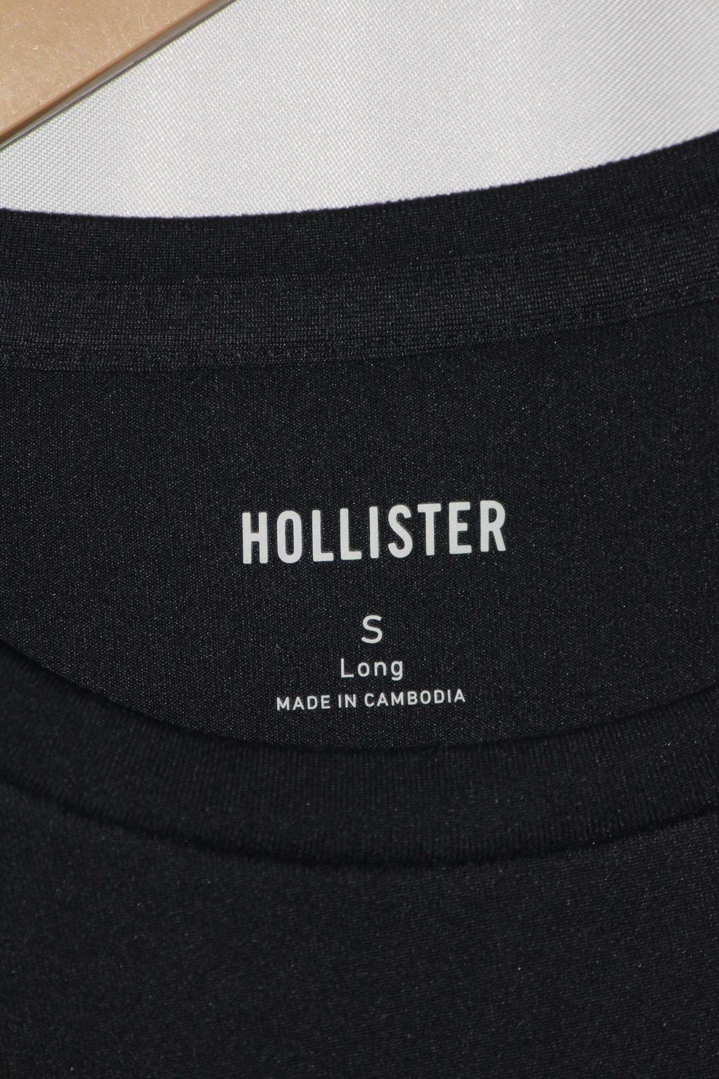 Hollister Black Full Sleeve Stretch Crop Top